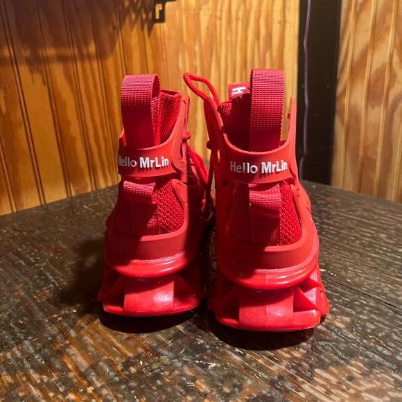 Selling Size 44 Hello MrLin Men's Non-Slip Running Shoes! - Picture 4 of 5